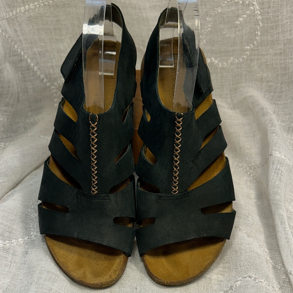 El Naturalista almost NEW leather sandals